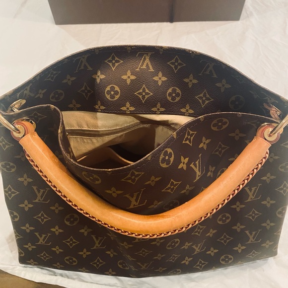 Louis Vuitton Artsy MM Tote - Picture 3 of 14